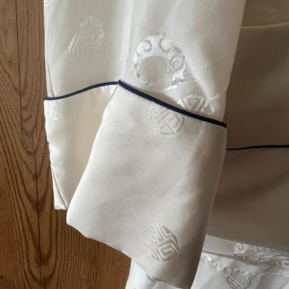 Vintage Ivory Robe Made in Shanghai w/Ship Emblem Size 42 100% Pure Silk - Picture 4 of 14